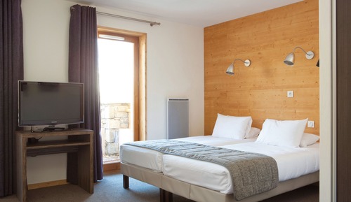 Apartment (2 Rooms Cabin 6 Persons)