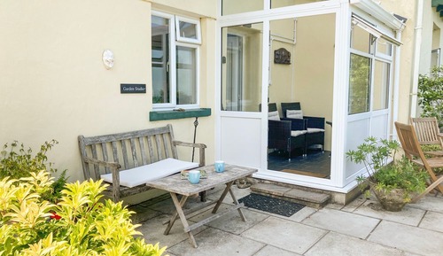 Deluxe Studio, Ensuite, Sea View (Self Catering Garden)