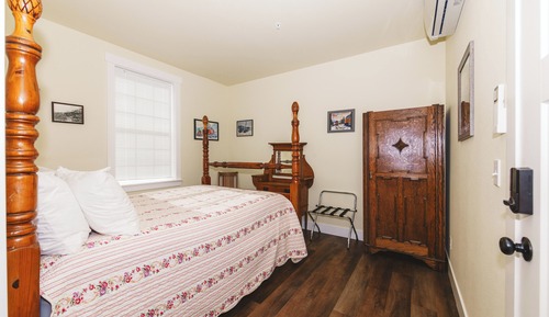 Guest House Classic Room (No Pets) (Not in a Caboose)