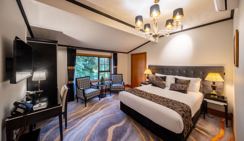 Lodge Queen Superior