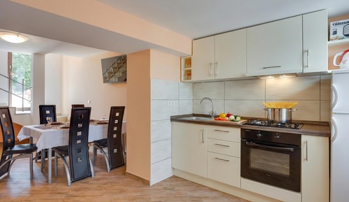 Family House, Multiple Bedrooms (Holiday Home Ema)