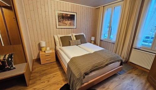 Basic Double Room, 1 Queen Bed, Mountain View