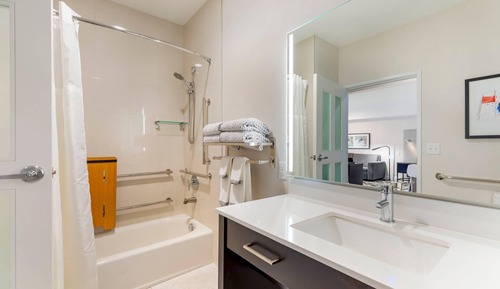 Suite, Multiple Beds, Accessible, Non Smoking