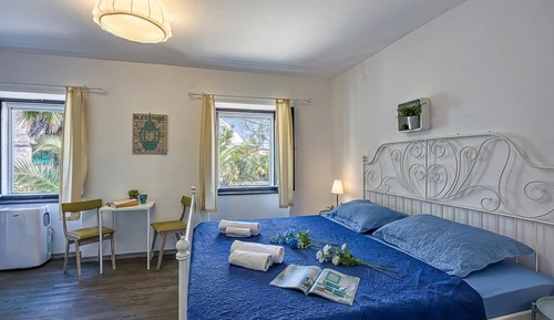 Family Studio (Blue Studio Apartment)
