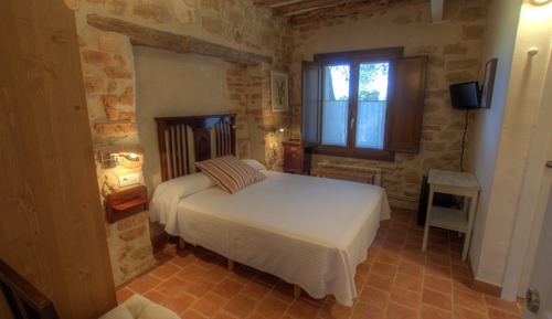 Room (5 Jara)
