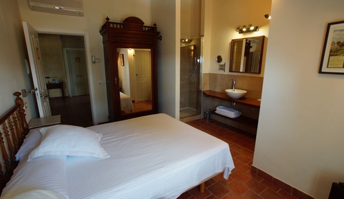 Double Room (3 Calendula)