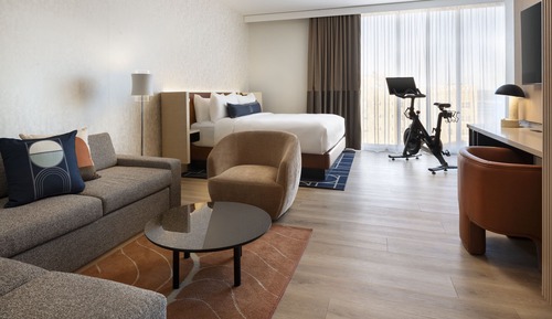 Junior Suite, 1 King Bed, City View