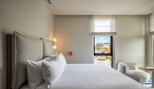 Premium Room, 1 King Bed, Bathtub