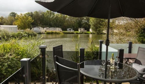 Deluxe Mobile Home, Private Bathroom, Lake View