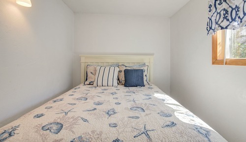 Deluxe Room, 1 Queen Bed with Sofa bed