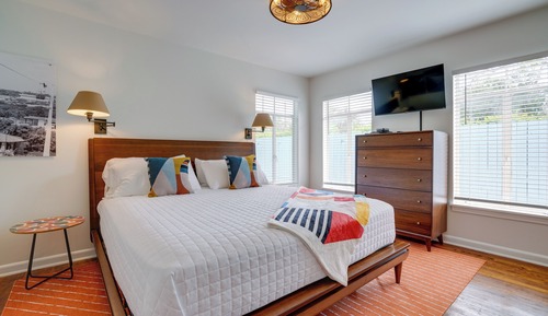 House (2 Bedrooms)