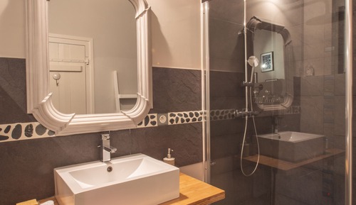 Luxury Double Room (Lotus)