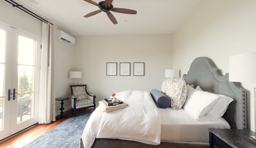 Deluxe Room, 1 King Bed, Vineyard View (Vineyard View - 545 sq. ft.)