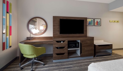 Room, 1 King Bed, Refrigerator & Microwave