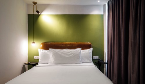 Standard Room, 1 Queen Bed