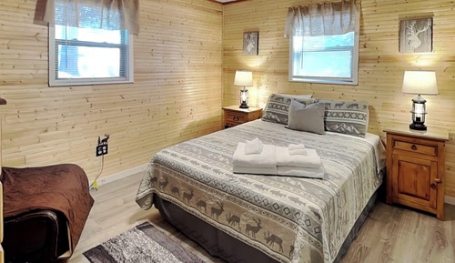 Studio (2 Bedrooms)