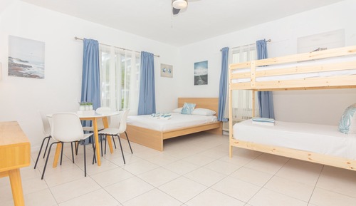 Deluxe Apartment (Ocean Villa n201)