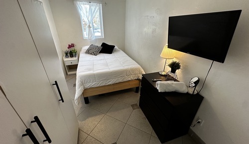 Room 2 (1 Double Bed)