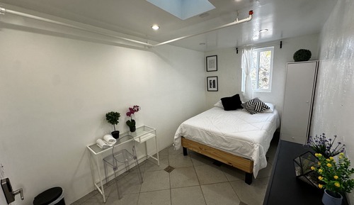 Room A4 (1 Double Bed)