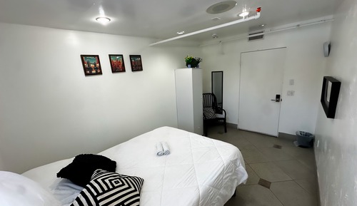 Room 3 (1 Double Bed)