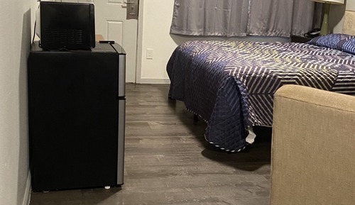 Standard Single Queen with Kitchen