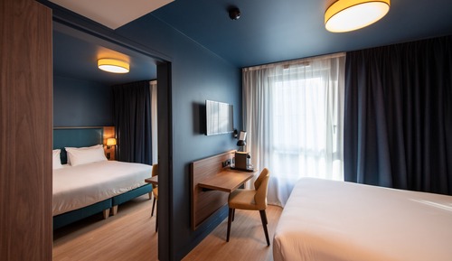 Double Room, Connecting Rooms