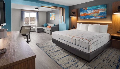Suite, 1 King Bed, Non Smoking
