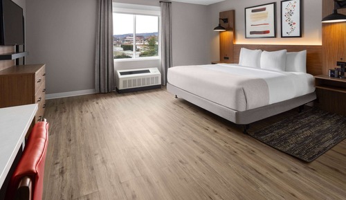 Room, 1 King Bed, Accessible, Non Smoking (Hearing)