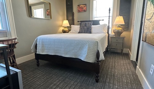 Deluxe Room, 1 Queen Bed