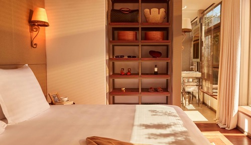 Suite, 1 King Bed, Terrace