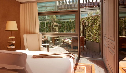 Deluxe Room, 1 Queen Bed, Terrace