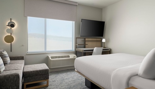 Suite, 1 Bedroom (Mobility Accessible, Roll-in Shower)