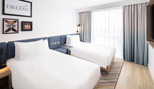 Family Room, Connecting Rooms