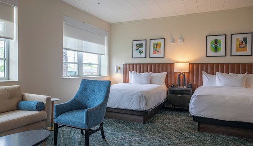 Double Queen Suite