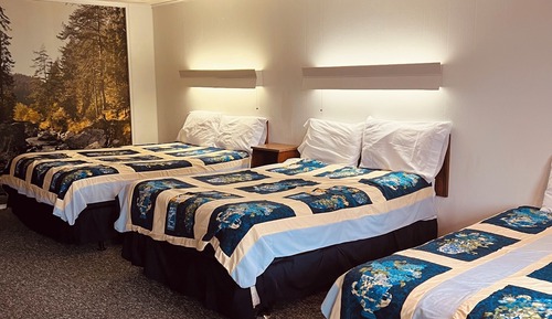 Deluxe Triple Room, Multiple Beds, Refrigerator & Microwave