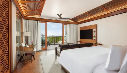 Studio Suite, 1 King Bed, Ocean View (High Floor)