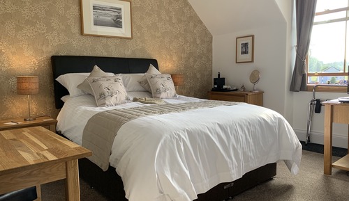 Comfort Double Room, Ensuite (Room 2)