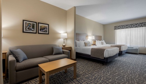 Suite, 2 Queen Beds, Kitchenette (with Sofabed)