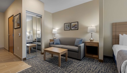 Suite, 2 Queen Beds, Non Smoking, Kitchenette (with Sofabed)