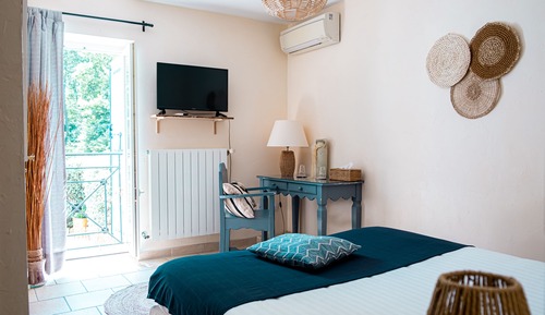 Standard Double or Twin Room, Pool View