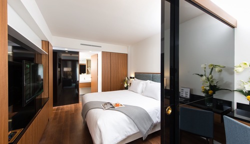 Deluxe Suite
