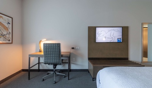 Standard Room, 1 Queen Bed, Accessible, Bathtub