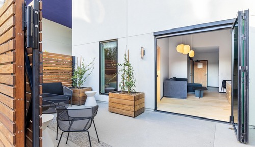 Suite, 1 King Bed, Accessible, Bathtub