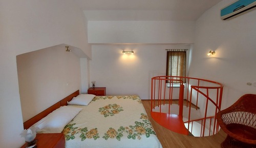 Apartment (A4)
