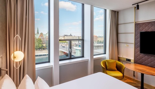 Superior Room (Waterfront with View)