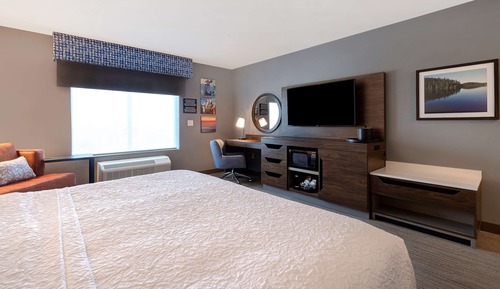 Room, 1 King Bed, Microwave