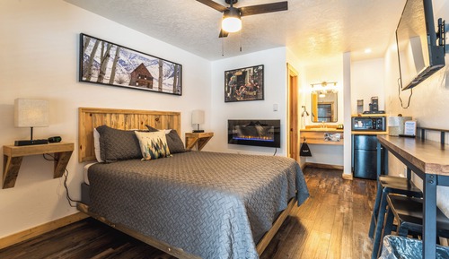 Standard Room, 1 Queen Bed, Non Smoking