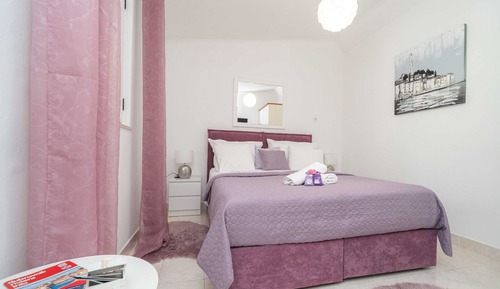 Apartment (One Bedroom Apartment)