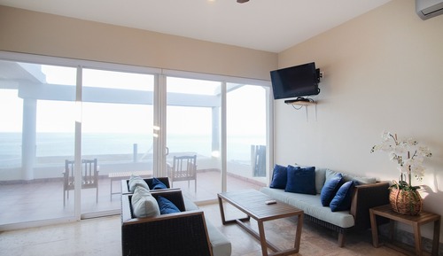 Family House, 4 Bedrooms, Private Pool