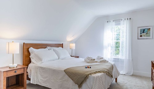 Apartment (Broom & Board)